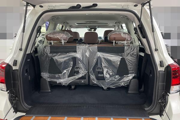 兩萬公里的酷路澤全車原版你信嗎？車商：隨便看，有補漆車送給你