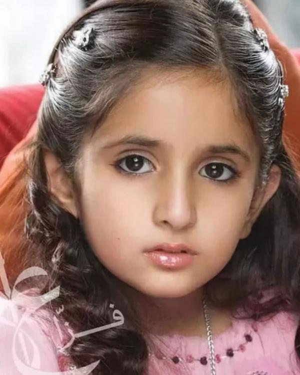 “迪拜最美公主”薩拉瑪:6歲靠顏值火遍全網,卻被迫嫁給大叔 “迪拜最美公主”薩拉瑪:6歲靠顏值火遍全網,卻被迫嫁給大叔