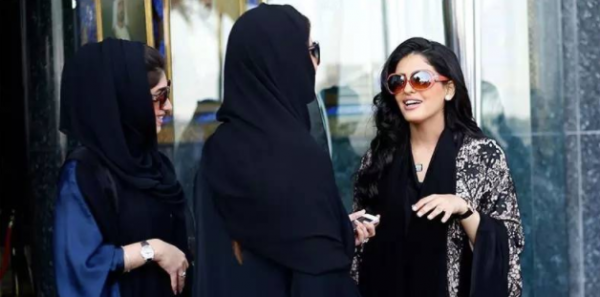 中東首富：賓士車上鑲嵌30萬顆鑽石，花24億定製私人&OpenCurlyDoubleQuote;飛行宮殿&rdquo;