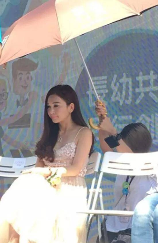 生活廢物、兩幅面孔,明星助理的遭遇,最能看清娛樂圈 生活廢物、兩幅面孔,明星助理的遭遇,最能看清娛樂圈