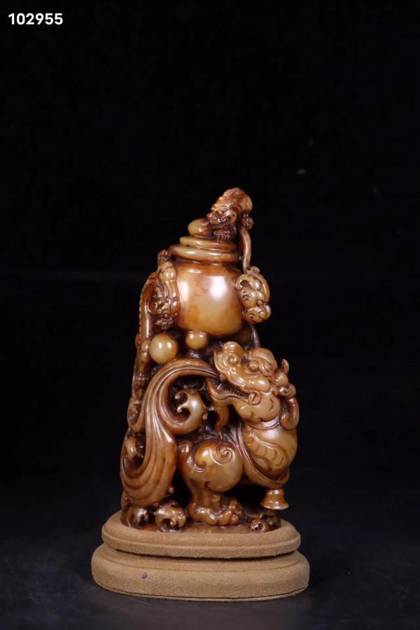 迴流：老壽山田黃石雕“群龍獻寶”印章擺件。規格：長10釐米、