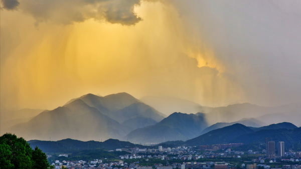 一朵雲重達500噸，相當於近百頭大象，可它為什麼不會掉下來？