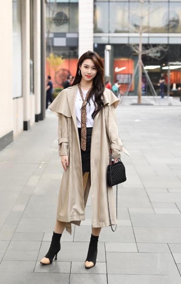 女生顏值高再配會打扮才真美！看看她們穿的衣服你會覺得自愧不如