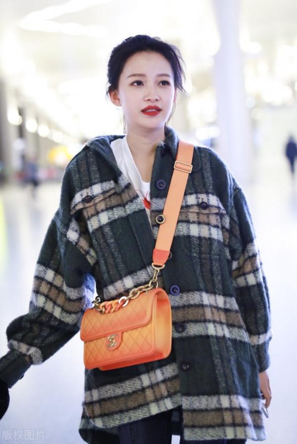 孫怡：和李沁好像的一個人，長得好嫩啊