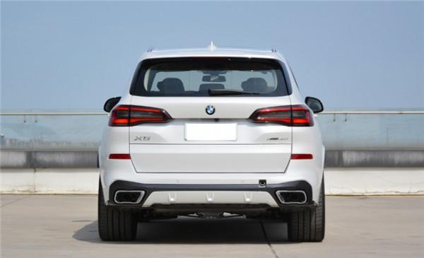 寶馬X5售69.99萬元起，外觀霸氣，配2.0T和3.0T發動機，操控出色