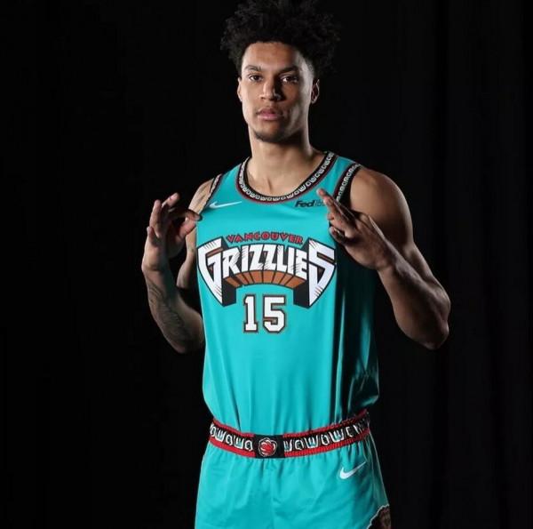 最有設計感球衣分4個等級:奇才球衣C級,湖人紫金S級,那SSS呢? 最有設計感球衣分4個等級:奇才球衣C級,湖人紫金S級,那SSS呢?