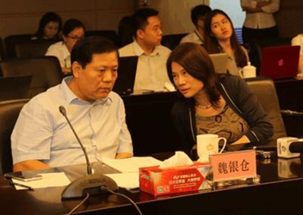 騙董明珠26億，忽悠萬達入局，這個高中學歷的汽修工怎麼做到的？