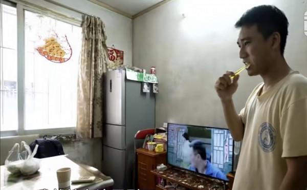 一家六口,四世同堂,住在47㎡的房子,房子雖小,他們卻很滿意 一家六口,四世同堂,住在47㎡的房子,房子雖小,他們卻很滿意