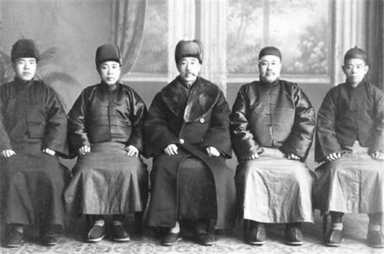 林徽因的父親究竟有多像日本人？不僅騙了張作霖，還被活活燒死