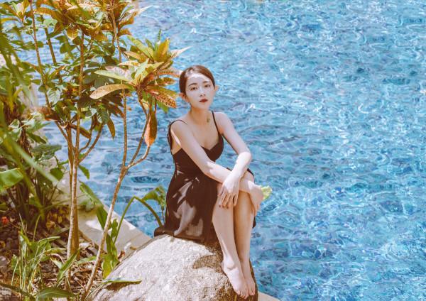 別 太 喜 歡 一 個 人 別 太 喜 歡 一 個 人