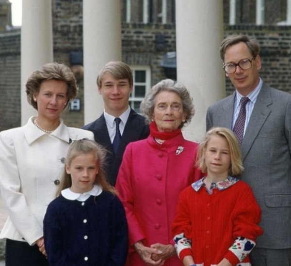 長壽是折磨?愛麗絲王妃103歲去世,可她71歲喪子接著又沒了丈夫 長壽是折磨?愛麗絲王妃103歲去世,可她71歲喪子接著又沒了丈夫