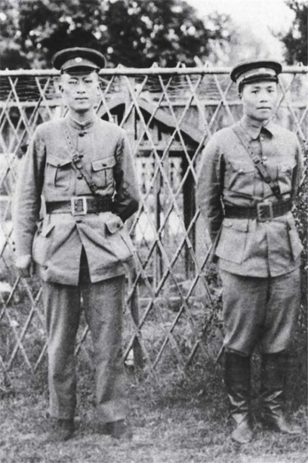 “國粉”“蔣粉”吹捧國民黨,有的是無知,有的則是別有用心 “國粉”“蔣粉”吹捧國民黨,有的是無知,有的則是別有用心