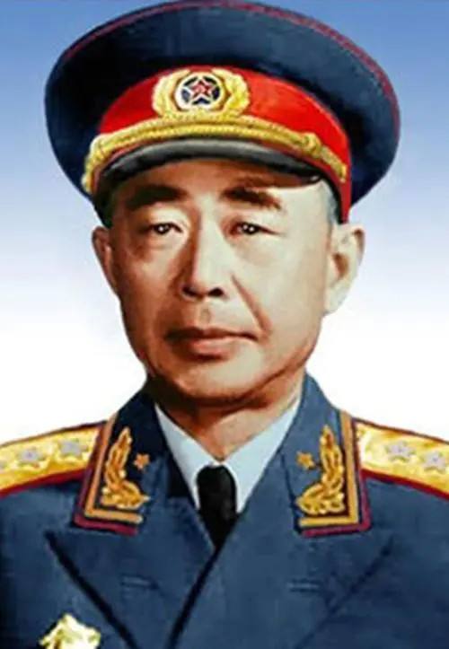 四野兵臨城下,蔣軍要求起義,我軍政委搖頭:你們只能投降 四野兵臨城下,蔣軍要求起義,我軍政委搖頭:你們只能投降