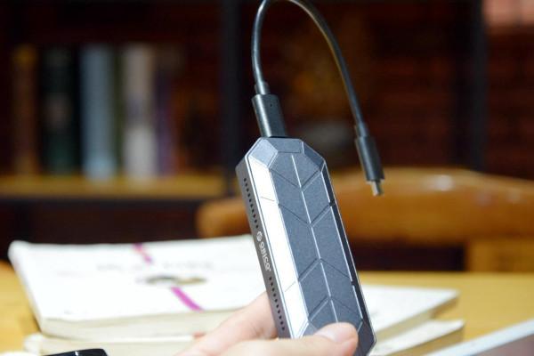 在RGB流光四溢中高速傳輸,剛入手的Orico炫彩RGB固態硬碟值不值 在RGB流光四溢中高速傳輸,剛入手的Orico炫彩RGB固態硬碟值不值