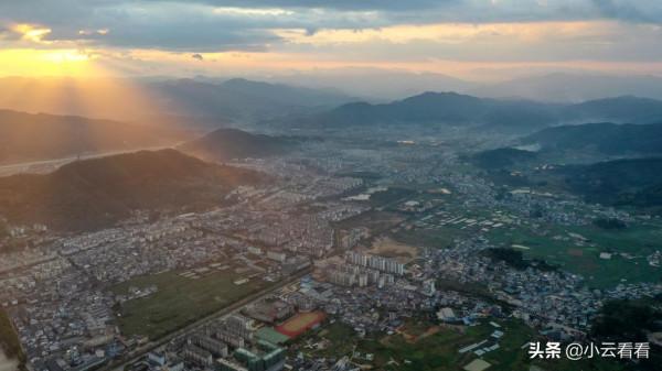 日出灑金,雲南寧洱美如仙境 日出灑金,雲南寧洱美如仙境