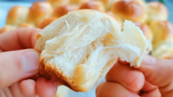 香甜鬆軟的蜂蜜小麵包，配牛奶和雞蛋，上班上學的早餐都不用愁了