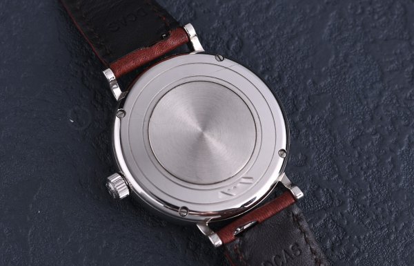 女表新選擇，看看IWC萬國首款配備雙圈錶帶的作品