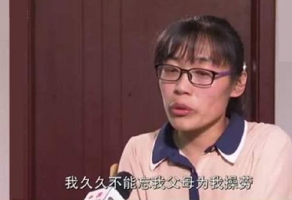 女子冒用他人身份當了16年老師，被原主拆穿後威脅稱：我後臺硬