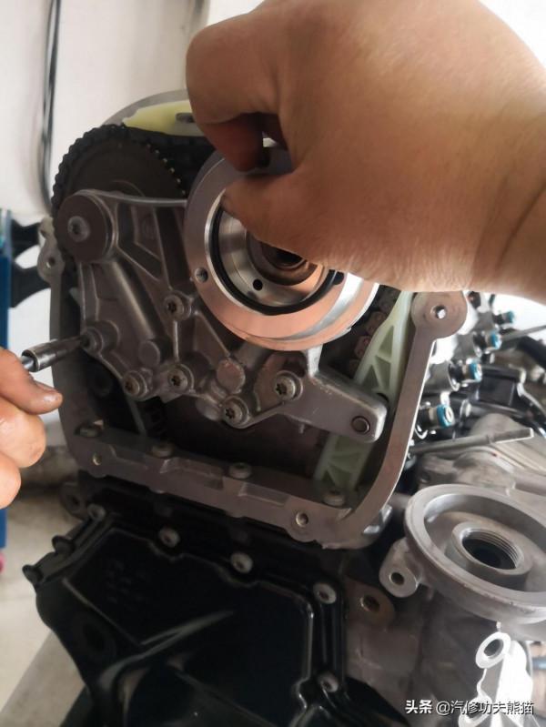 上海大眾途觀燒機油的無奈，換過五個廢氣閥三個透氣壺，今朝解決