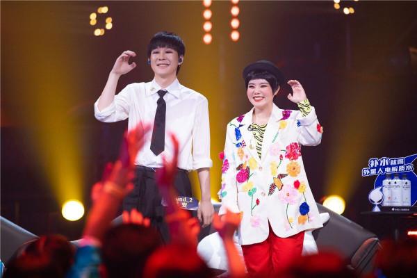 《說唱聽我的2》尤長靖鄧典果將舞臺氛圍拉滿,龔琳娜致敬卓別林 《說唱聽我的2》尤長靖鄧典果將舞臺氛圍拉滿,龔琳娜致敬卓別林