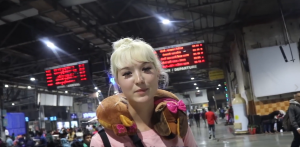 英國人體驗印度最好的火車，從孟買到果阿，和中國高鐵差在哪裡？