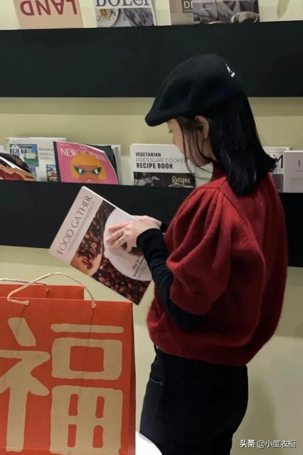 一見鍾情的短袖款酒紅色羊毛絨毛衣讓我著迷