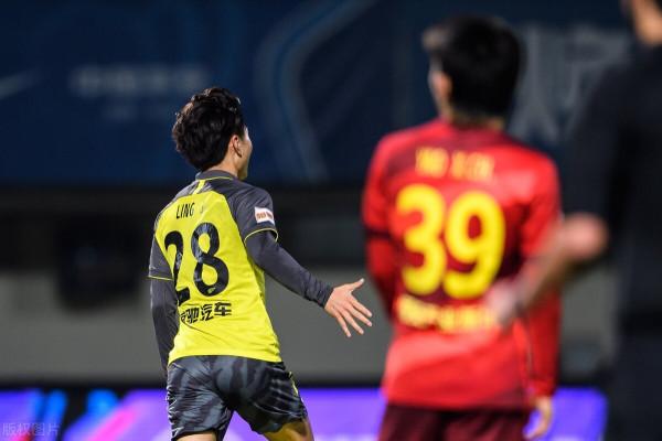 恆大未來希望!18歲新星爆發,打進中超首球,本賽季已入3球 恆大未來希望!18歲新星爆發,打進中超首球,本賽季已入3球