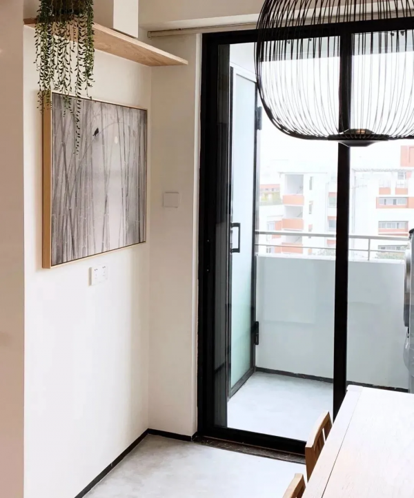 服！沒有沙發電視，60㎡住出120㎡的通透感