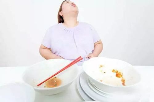 長期不吃晚餐的人，最後都怎樣了？除了變瘦，還會帶來這4種後果