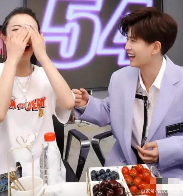 帶貨女王薇婭和任嘉倫，宋威龍，謝霆鋒等好友的親密合照