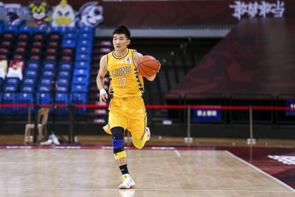 費爾德37+7+15胡金秋17投16中獨攬36分 廣廈力克山西勇奪4連勝 費爾德37+7+15胡金秋17投16中獨攬36分 廣廈力克山西勇奪4連勝