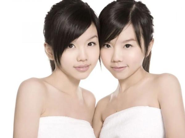 動臉、未婚生子還碰瓷王力宏?這對雙胞胎組合經歷了太多 動臉、未婚生子還碰瓷王力宏?這對雙胞胎組合經歷了太多