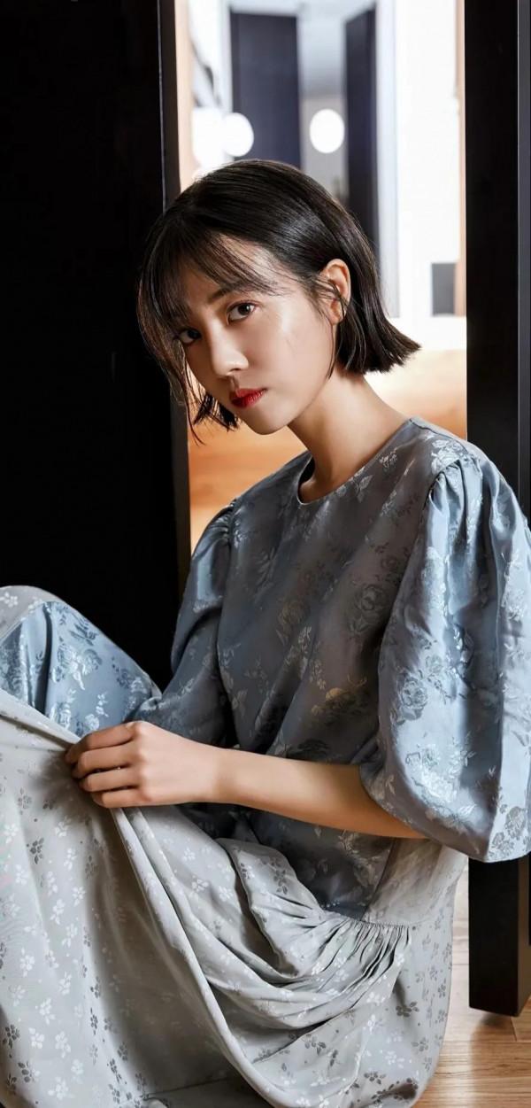 有喜歡李溪芮的嗎?挺漂亮的,就是不愛笑 有喜歡李溪芮的嗎?挺漂亮的,就是不愛笑