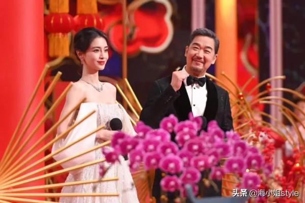 各大衛視春晚眾星雲集,Baby百萬珠寶搶鏡,楊冪百花裙奪人眼球 各大衛視春晚眾星雲集,Baby百萬珠寶搶鏡,楊冪百花裙奪人眼球