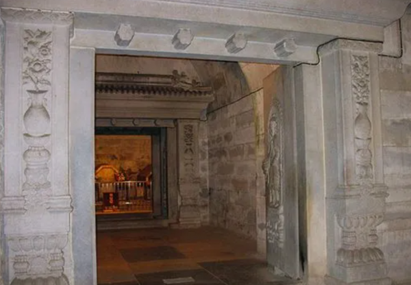 清朝皇陵被盜毀得很嚴重，現今還有哪些未遭盜毀？都是誰的陵寢？