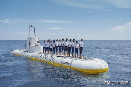 不會游泳也可以去找小丑魚跳海草舞！盤點全球可以坐潛水艇的景點