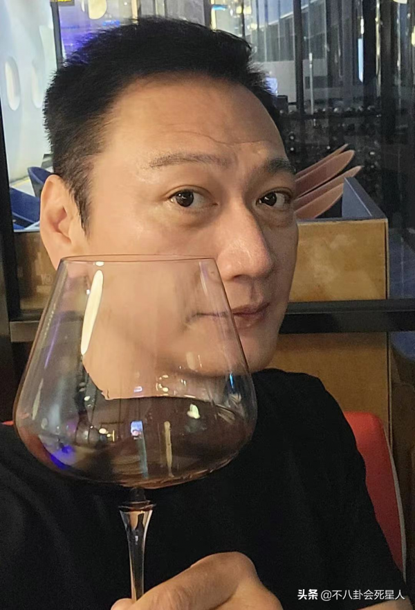 6位香港的“師奶殺手”，發福邋遢，走穴商演，離婚帶女，不容易