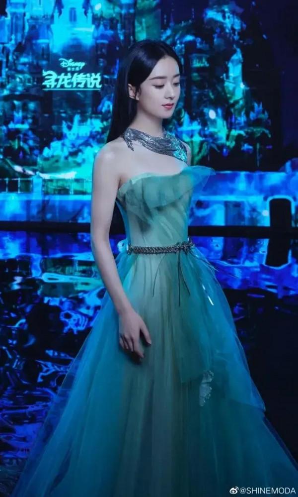 趙麗穎像爬山虎一樣的女人，柔軟而堅韌，從不起眼到滿枝開花