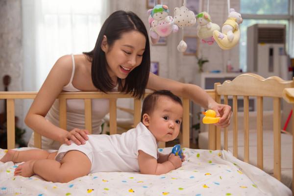 寶寶學趴,這個月份剛好 寶寶學趴,這個月份剛好