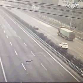 日本一個叛逆期的少年因為叛逆，決定叛逆期的自己不叛逆了