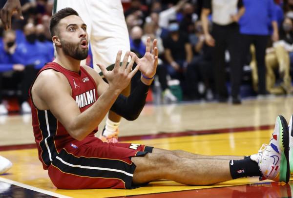 29分大勝!熱火雙子星砍52分,洛瑞8+12+11準三雙,鄧羅16中10 29分大勝!熱火雙子星砍52分,洛瑞8+12+11準三雙,鄧羅16中10