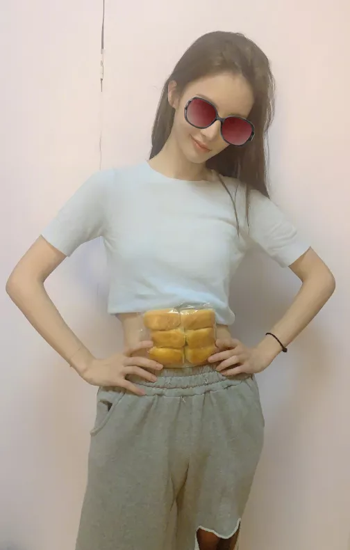 31歲金晨穿背心秀身材,全身肌肉堪比金剛芭比,肱二頭肌太明顯 31歲金晨穿背心秀身材,全身肌肉堪比金剛芭比,肱二頭肌太明顯