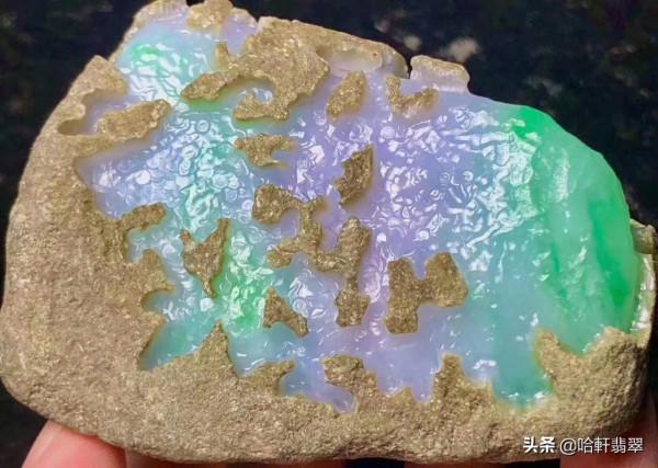 玉雕師的心中最愛——大馬坎翡翠原石,為巧雕首選 玉雕師的心中最愛——大馬坎翡翠原石,為巧雕首選