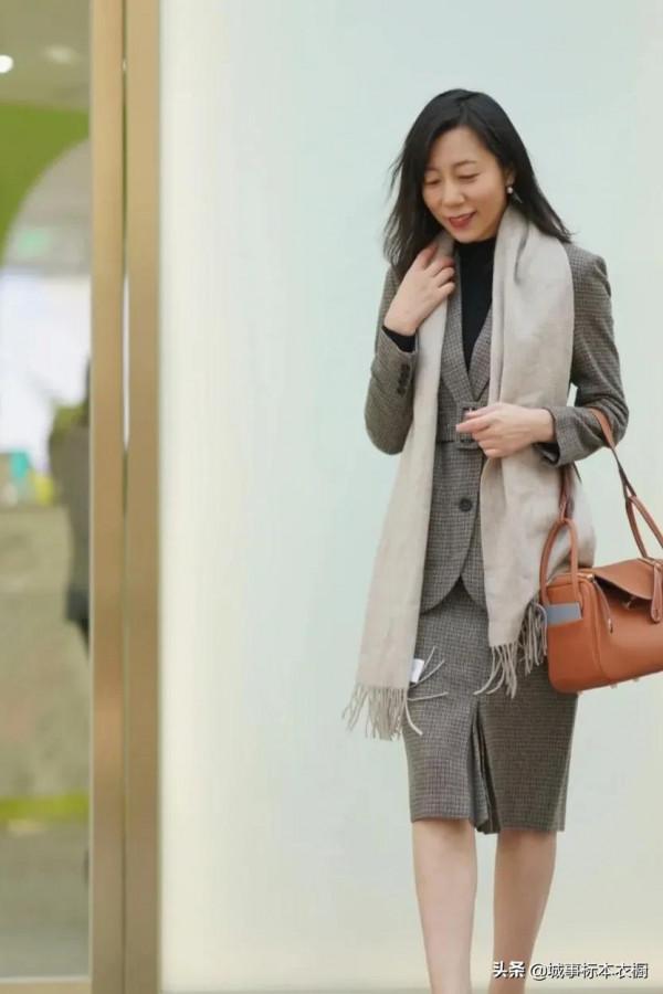 輕熟職業裝丨輔助職業通道提升的格子西裝裙 輕熟職業裝丨輔助職業通道提升的格子西裝裙
