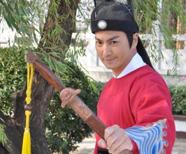 痴情何家勁:此生最愛一人,62歲仍未婚單身 痴情何家勁:此生最愛一人,62歲仍未婚單身