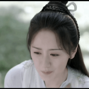 面目猙獰、嘶吼、搖頭晃腦，這些演員把感人的哭戲硬是演成了喜劇