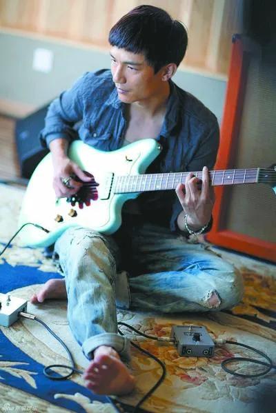 14年前，那個用才華打敗資本黑幕的陳楚生，才是永遠的神