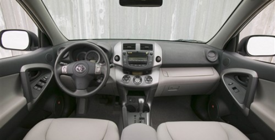 歷經26年、5代車型演變,豐田RAV4為何能持續暢銷? 歷經26年、5代車型演變,豐田RAV4為何能持續暢銷?