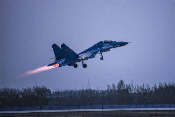 我國16萬公里高速公路,有幾條能夠起降戰鬥機,一小時變跑道? 我國16萬公里高速公路,有幾條能夠起降戰鬥機,一小時變跑道?