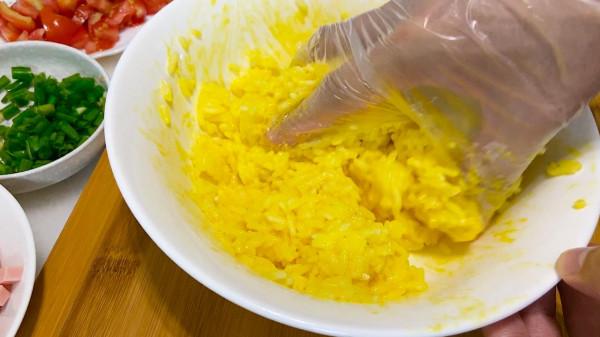 廣東人真會吃，隔夜飯這樣做，營養又健康，家人都搶著吃